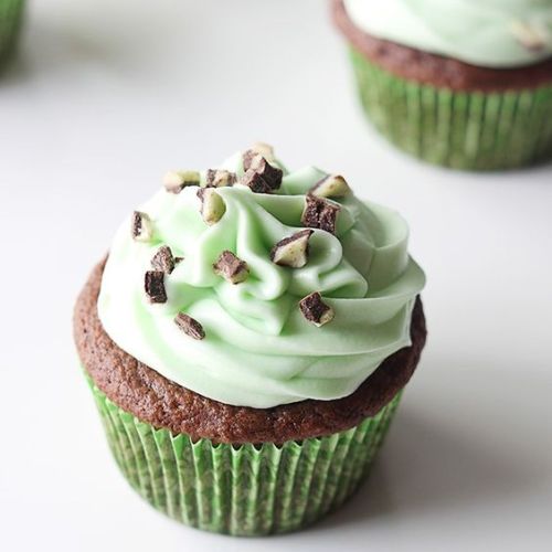 order online fondant cupcakes in Noida, send customized cupcakes in Noida, buy online cupcakes in Noida, same day cupcake delivery in Noida, online cupcake bakery in Noida