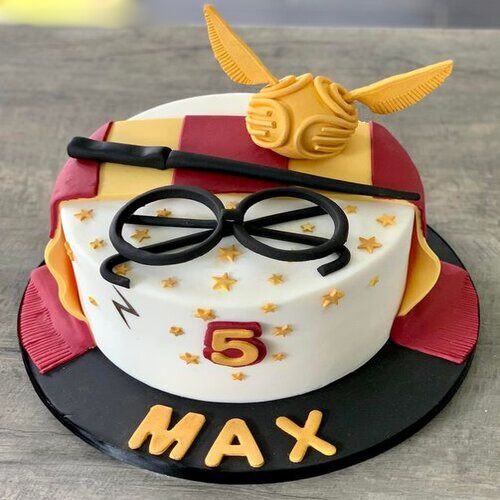 Cakes for Brother, buy online birthday cakes for brother, order designer cakes for brother, photo cakes for brother, order online minion cakes for brother