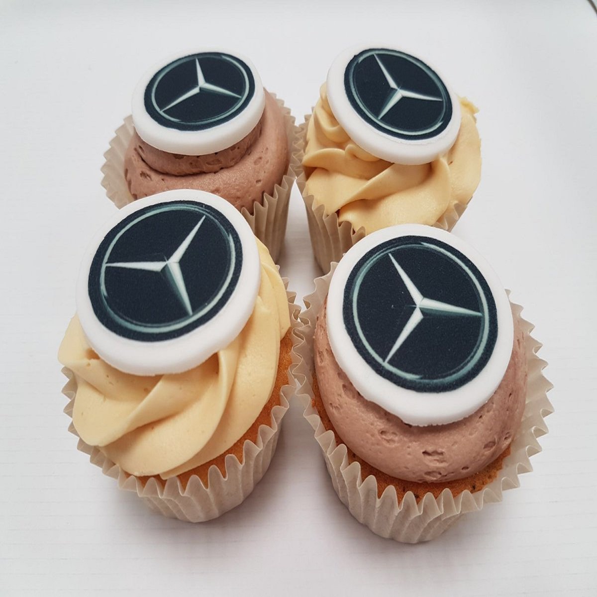 Order designer cupcakes, buy fondant cupcakes online, online designer cupcakes delivery, send Online fondant cupcakes, custom cupcakes online, fondant cupcakes delivery, buy designer cupcakes