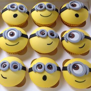 Order designer cupcakes, buy fondant cupcakes online, online designer cupcakes delivery, send Online fondant cupcakes, custom cupcakes online, fondant cupcakes delivery, buy designer cupcakes