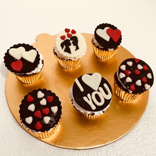 Order designer cupcakes, buy fondant cupcakes online, online designer cupcakes delivery, send Online fondant cupcakes, custom cupcakes online, fondant cupcakes delivery, buy designer cupcakes